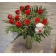 Docena de Rosas Largas con Jarrón y Oso de Peluche